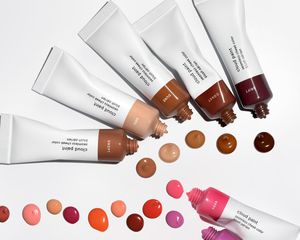 Product image of glossier's cloud paint bronzer